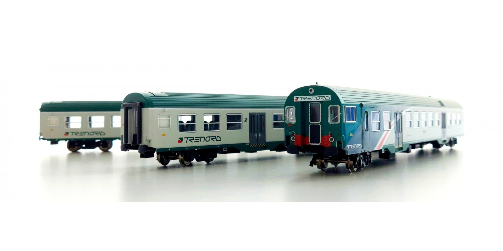 ViT1102 Set with 3 MDVC cars with TRENORD logo